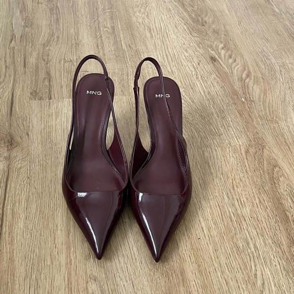 Mango burgundy patent leather pointed toe, sling back kitten heels - Picture 2 of 8